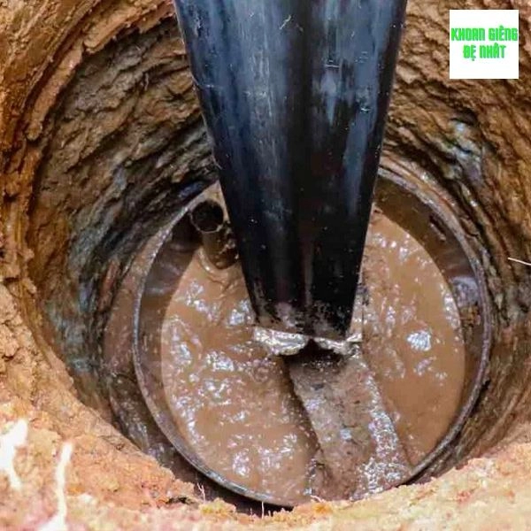 Quy trình đặt ống bao và khoan giếng nước ngầm