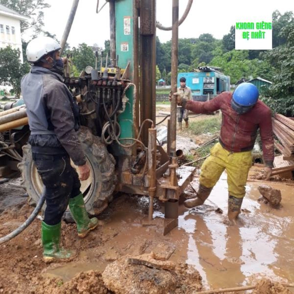 Cách nhận biết nước giếng khoan bị nhiễm sắt, nhiễm phèn